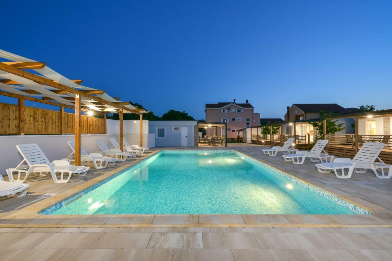 Bungalov Medanic - Private Pool Privlaka  Buitenkant foto