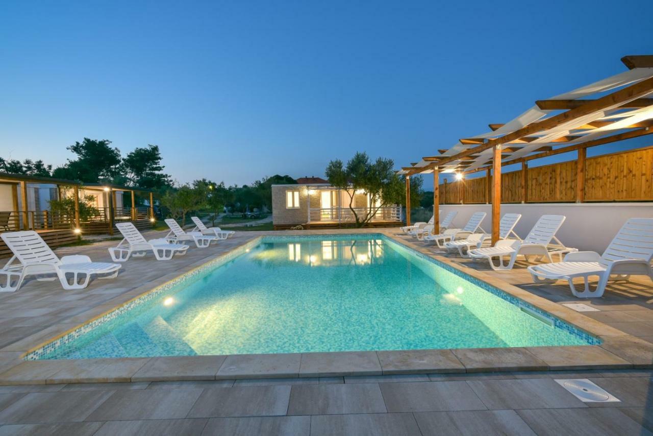Bungalov Medanic - Private Pool Privlaka  Buitenkant foto