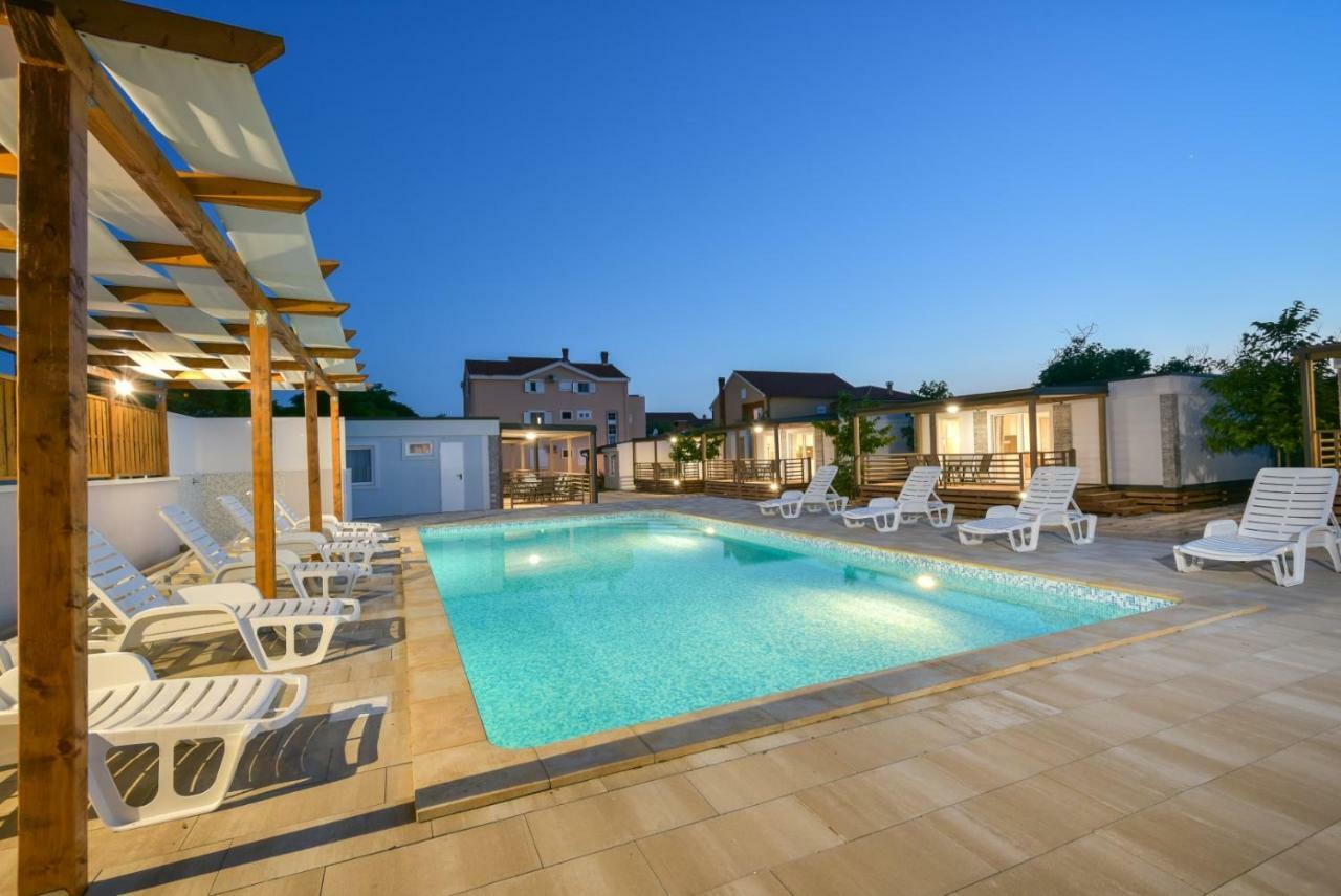 Bungalov Medanic - Private Pool Privlaka  Buitenkant foto