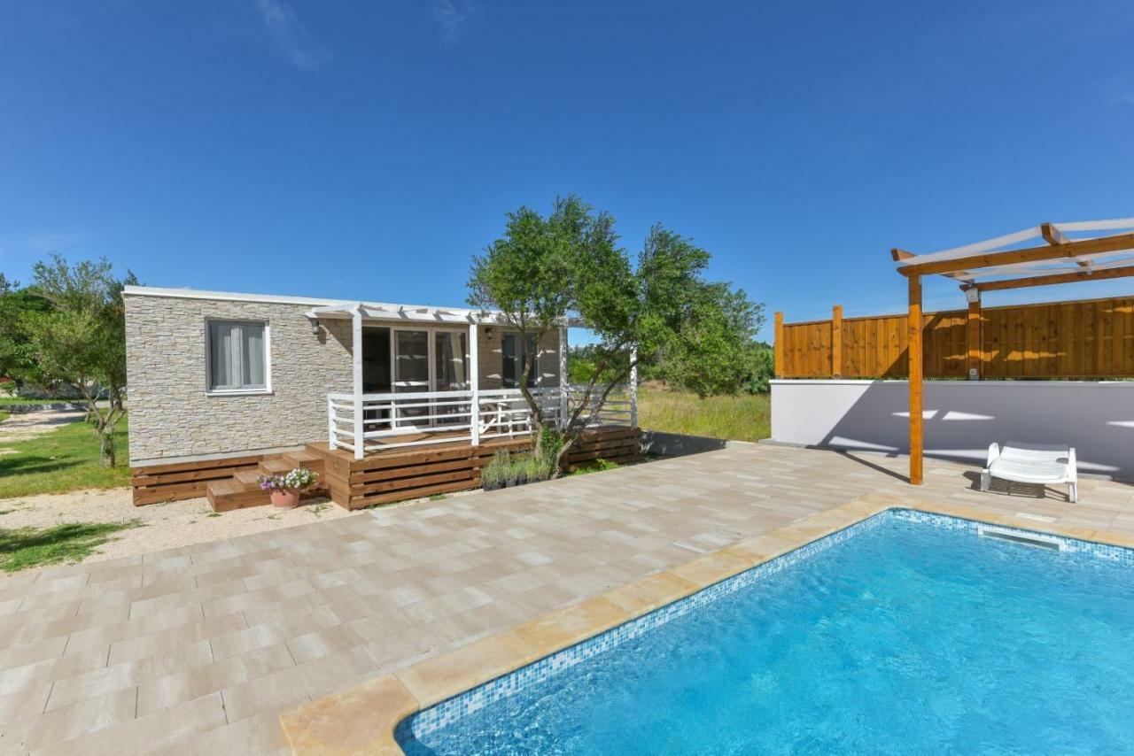 Bungalov Medanic - Private Pool Privlaka  Buitenkant foto