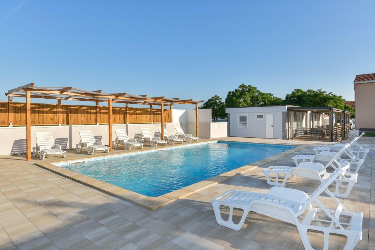Bungalov Medanic - Private Pool Privlaka  Buitenkant foto