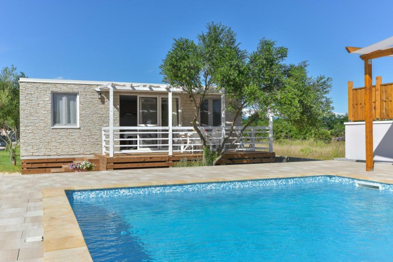 Bungalov Medanic - Private Pool Privlaka  Buitenkant foto